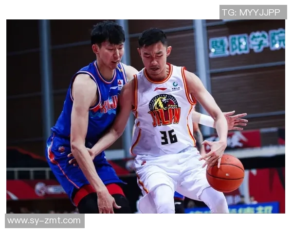 方硕的篮球之路：从青涩少年到CBA明星的成长历程与心路历程